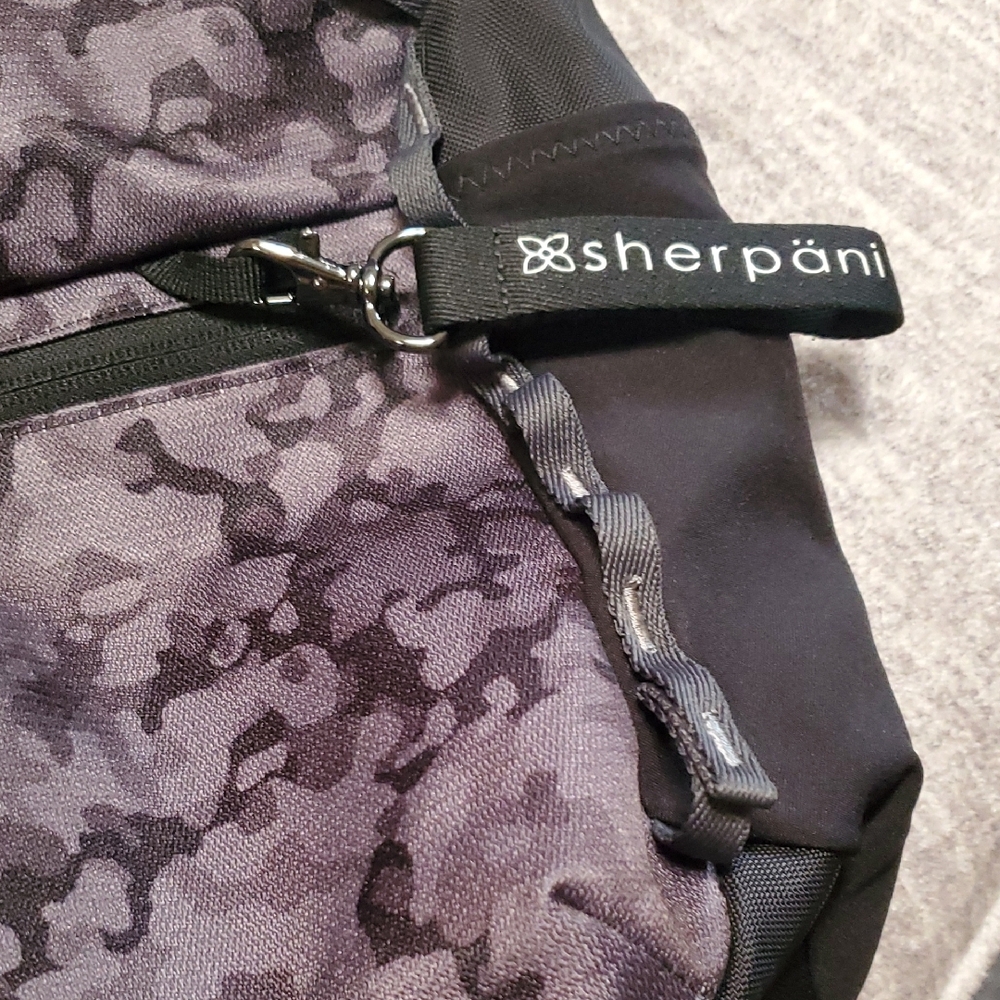 Sherpani Grey and Black Tote Bag with Sporty Design - Picture 7 of 9